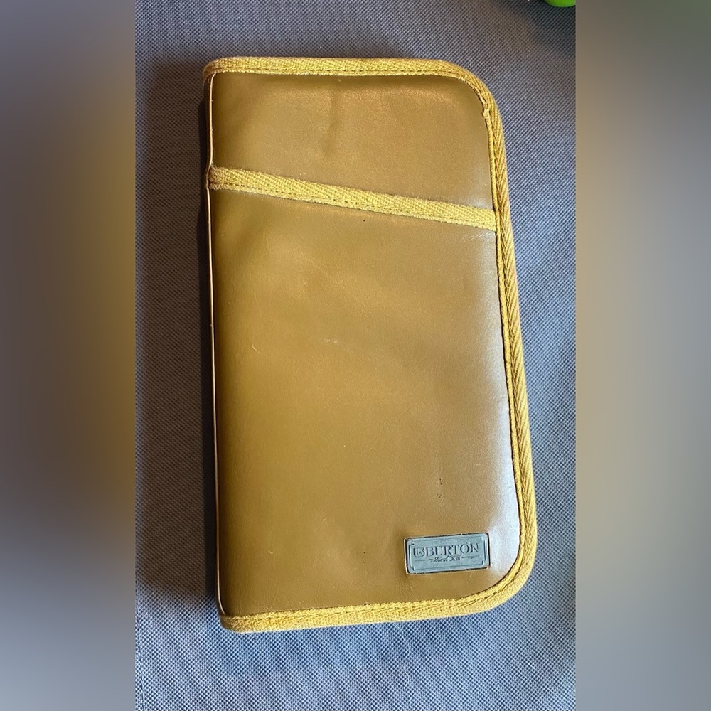 Burton organizer mark VIII tan large w zip & card pockets